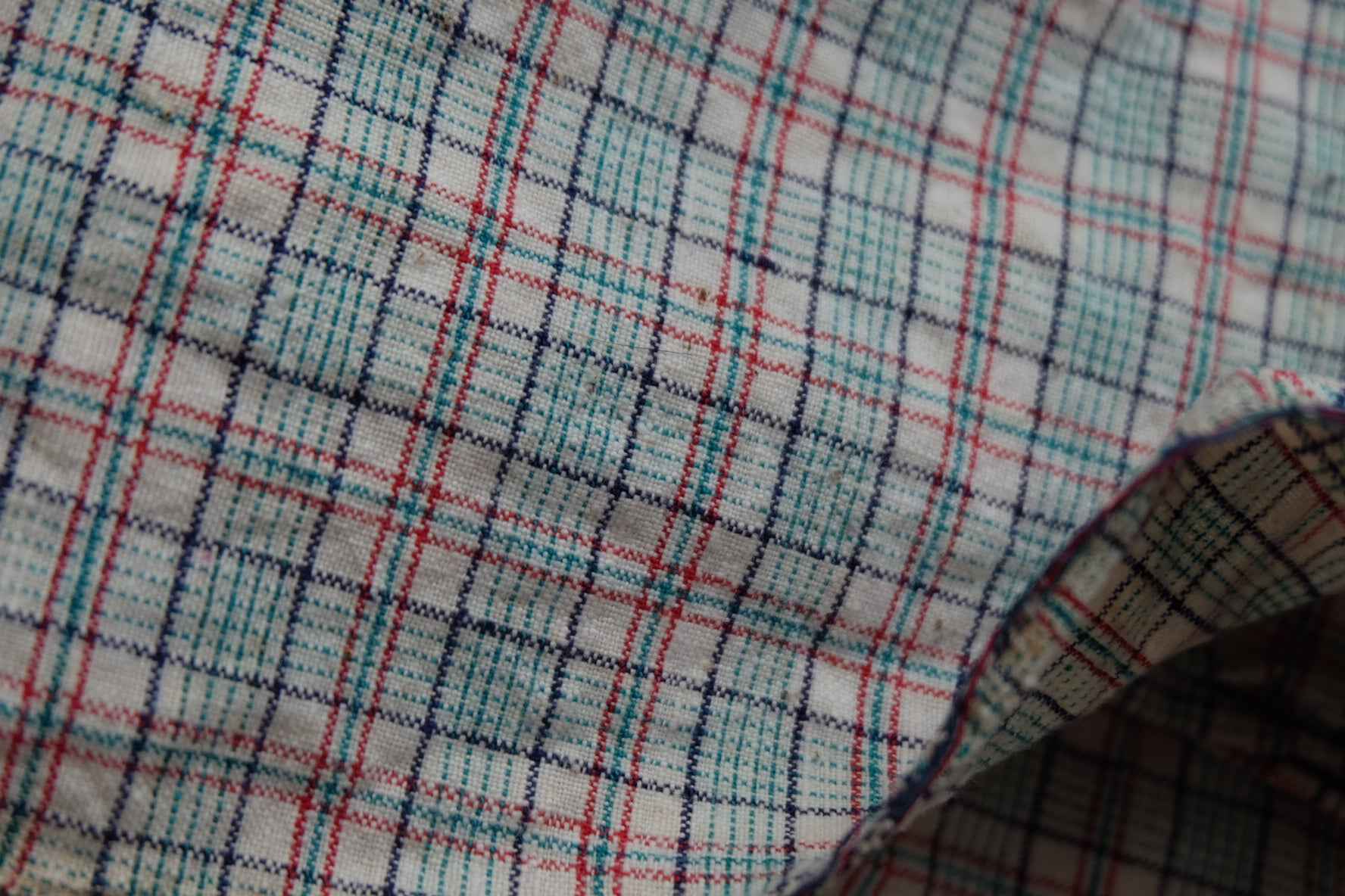 Willow Check Tǔbù: White & Green with Red Accents - 32.5cm Width | Pre - Washed - BUBBO